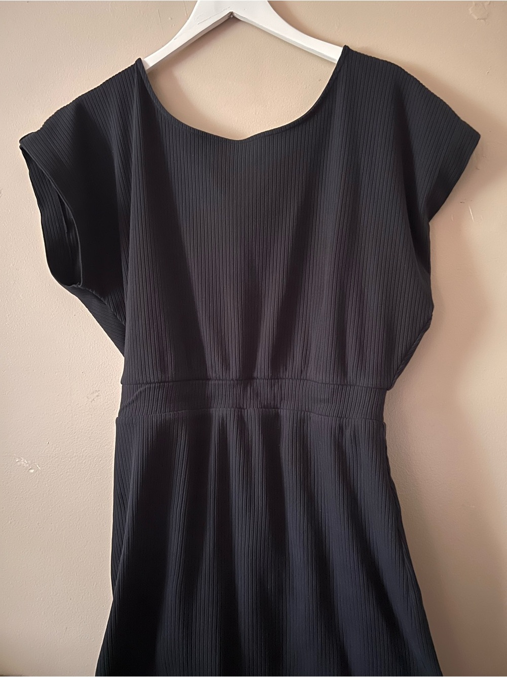 Anthropologie daily practice Black Cross-Back Midi Dress casual chic relaxed med - Picture 5 of 8